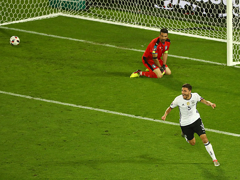Jonas Hector, Gianluigi Buffon (o.)