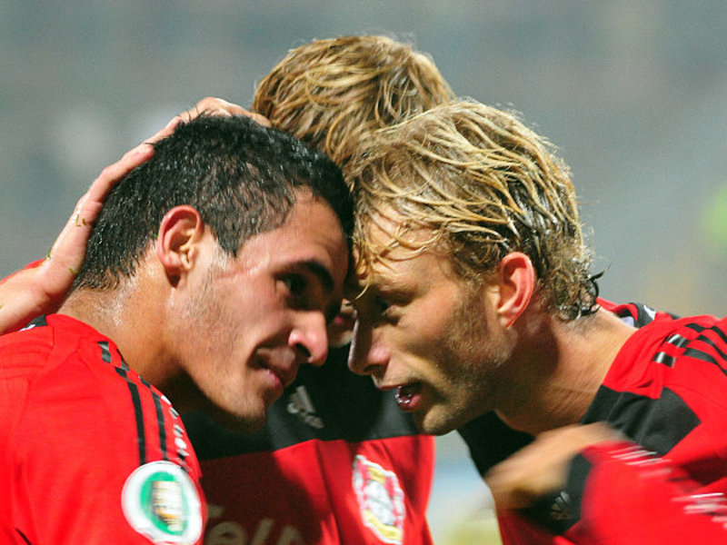Simon Rolfes und Renato Augusto (li.)