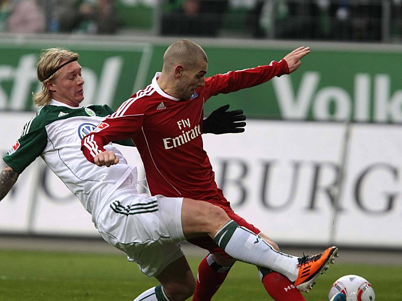 Keine zwei Meinungen: Kjaer tritt Petric um, der den Elfer zum HSV-Siegtor verwandelte.