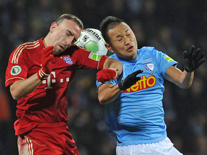 Chong Tese (r.), hier gegen Bayerns Franck Ribery