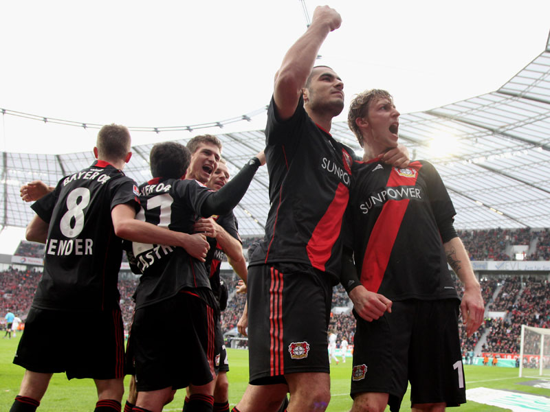 Leverkusen jubelt mit Torschütze Kießling