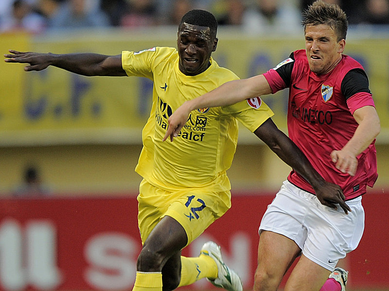 Von Villarreal nach Mailand: Abwehrspieler Cristian Zapata (li.), hier gegen Malagas Camacho.