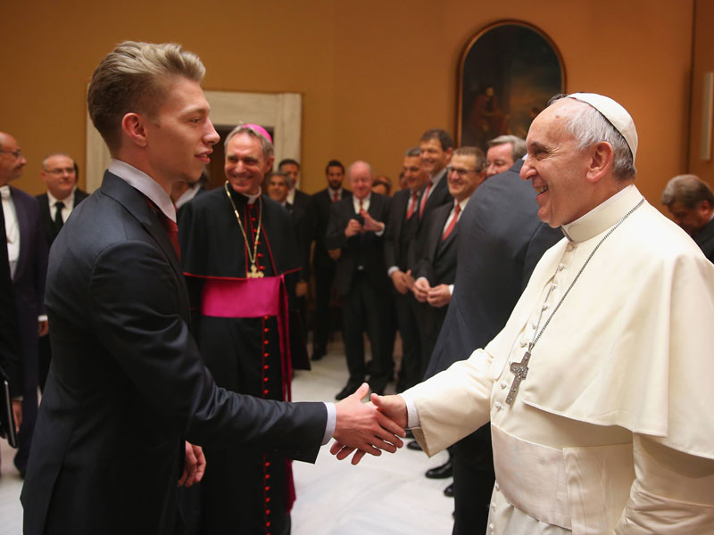 Auch Mitchell Weiser durfte jüngst Papst Franziskus die Hand schütteln