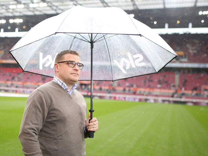 Steht im wahrsten Sinne des Wortes derzeit im Regen: Max Eberl und seine Borussia taumeln von einer Pleite in die nächste.