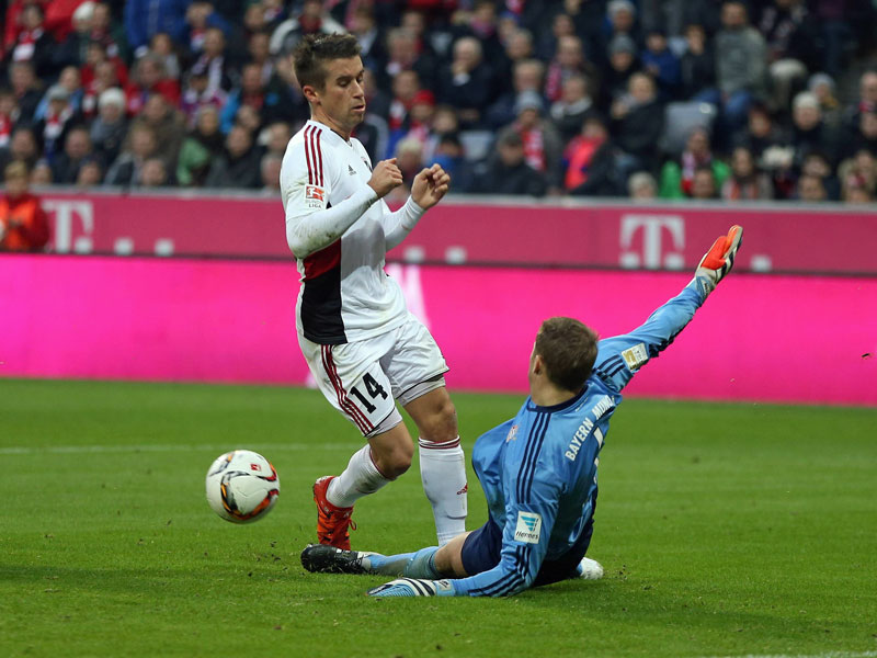 Zweimal Retter in der Not gegen den Ingolstädter Lex: Bayern-Keeper Neuer.