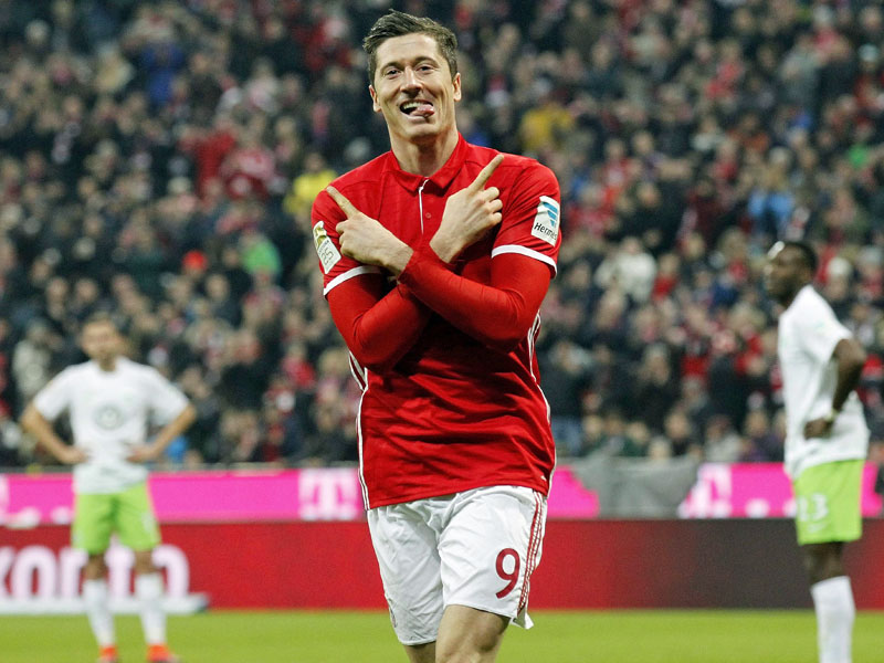 Die Plätze getauscht: Auch dank Robert Lewandowski schoben sich die Bayern an Leipzig vorbei.