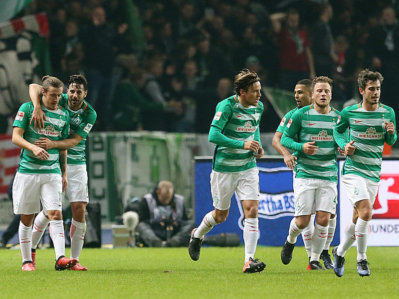 Max Kruse (links)