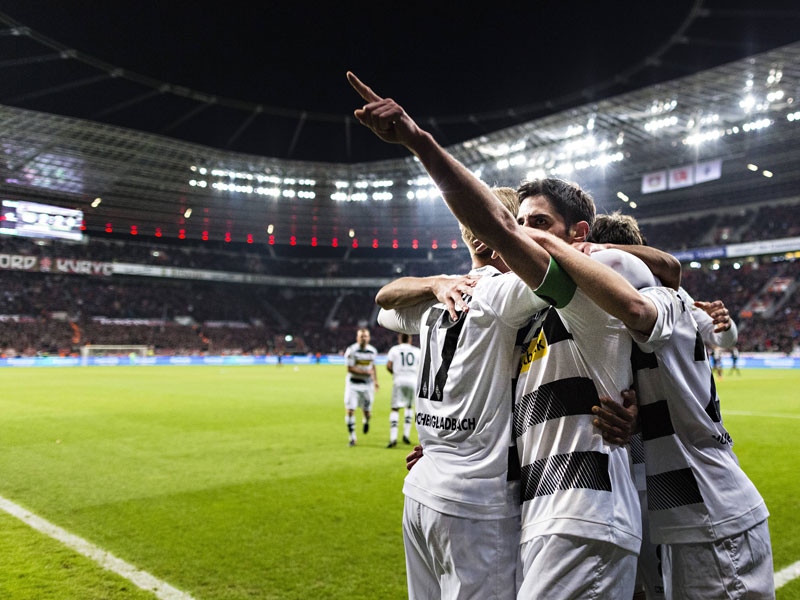 Fingerzeig: Gladbachs Lars Stindl (2.v.re) beim Torjubel.