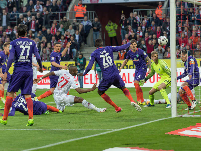 Auftakt zu einem Wahnsinnsspiel: Kölns Modeste trifft zum 1:0 gegen Bremen.