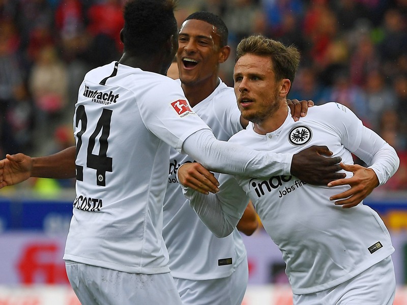 Frankfurts Müller nutzte die erste Eintracht-Chance in Freiburg zum 1:0.
