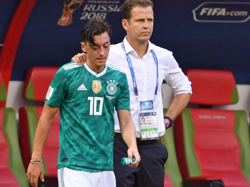 Mesut Özil, Oliver Bierhoff