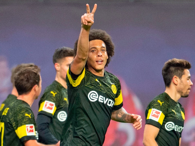 Entscheidend zur Stelle: Dortmunds Axel Witsel jubelt über sein Tor zum 1:0.