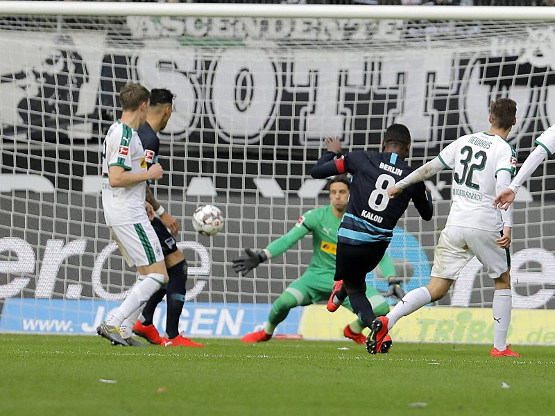 Drin das Ding: Salomon Kalou (#8) trifft zum Berliner 1:0.