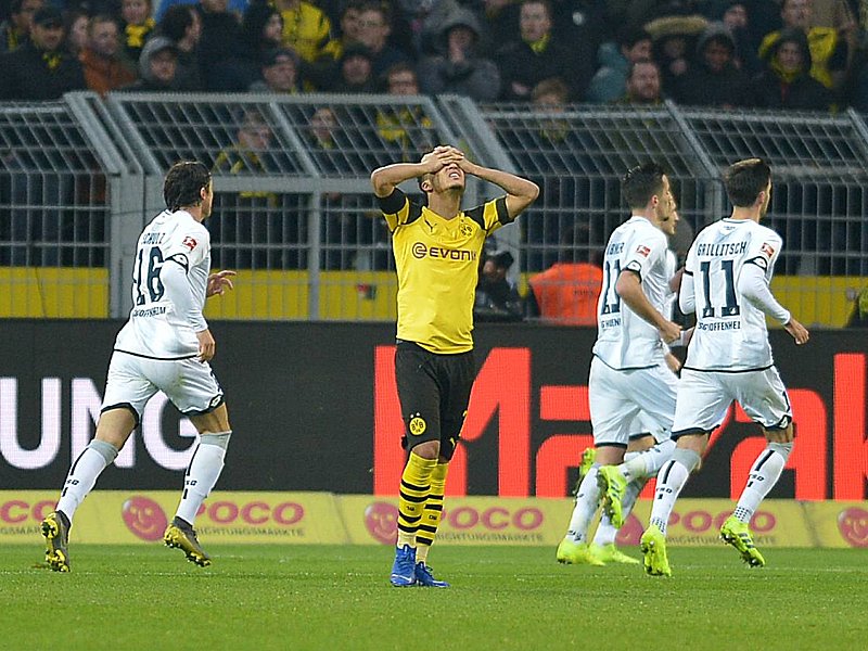 Ungläubig: Jadon Sancho (M.) reagiert auf das 3:3.