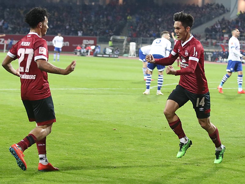 Matheus Pereira (links) und Torschütze Yuya Kubo