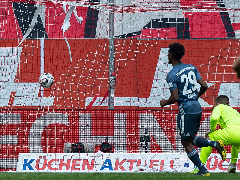 Rein damit: Kingsley Coman (#29) trifft zum 2:0.