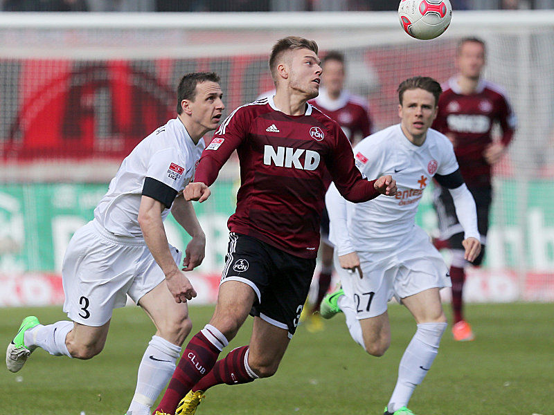 Die Mainzer Pospech und Müller (re.) verfolgen Esswein