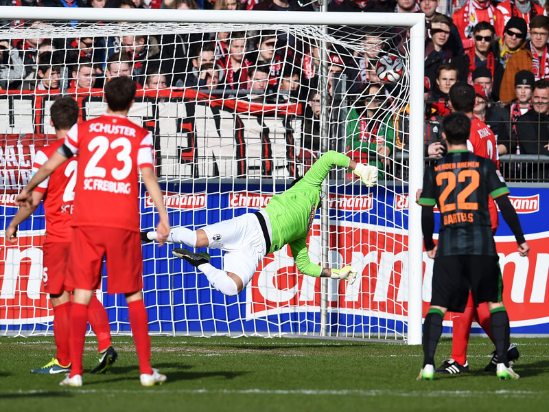 Chance genutzt: Franco di Santo zirkelt das Leder mustergültig ins rechte obere Toreck. 1:0 für Werder.