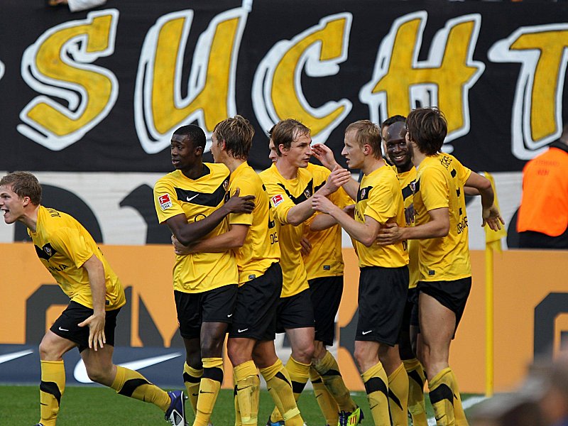Dresden im Rausch - 5:1 gegen Karlsruhe.