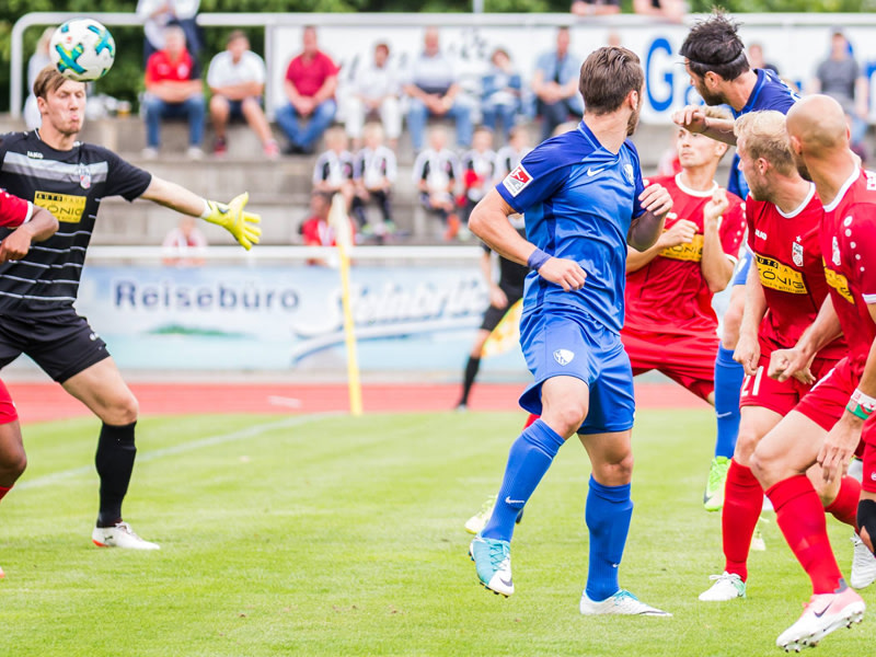 Tim Hoogland (3.v.r.)