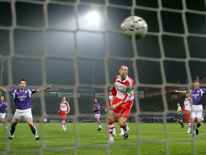 Reichenberger (l.) und Thomik jubeln, Scherz ist bedient