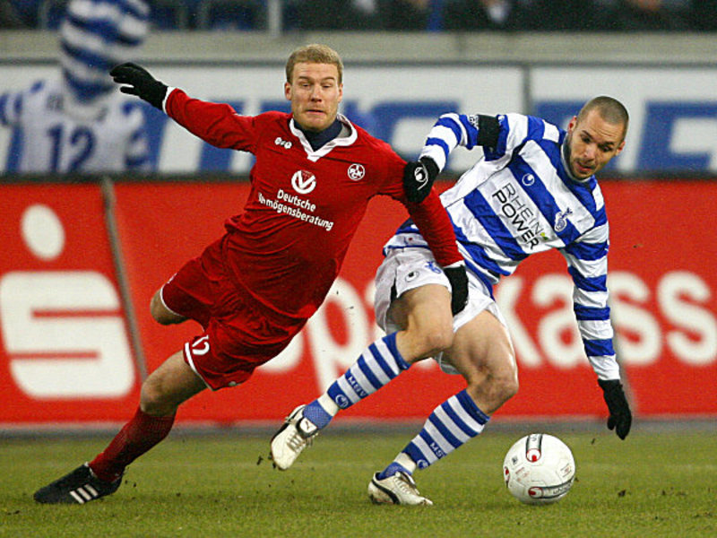 Fußball, 2. Bundesliga: Adam Nemec (l., 1. FC Kaiserslautern) gegen Christian Tiffert (MSV Duisburg)