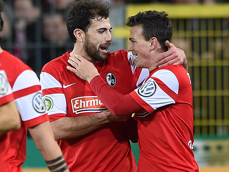 Freudige Freiburger: Admir Mehmedi (links) und Torschütze Vladimir Darida.