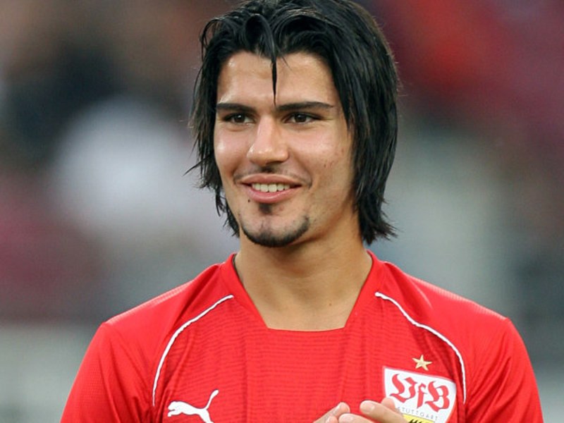 Kann sich über seine Nominierung freuen: Serdar Tasci.