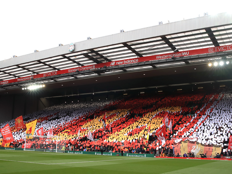 Die Fans des FC Liverpool erinnerten mit einer Choreographie an die 96 Opfer der Hillsborough-Katastrophe vor 30 Jahren.