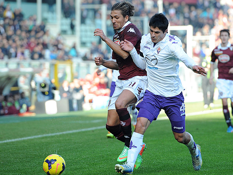 Turins Cerci im Zweikampf mit Roncaglia (re.)