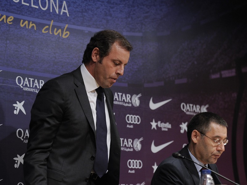 Barcelonas Präsident Josep Maria Bartomeu (re.) und Vorgänger Sandro Rosell drohen Haftstrafen.