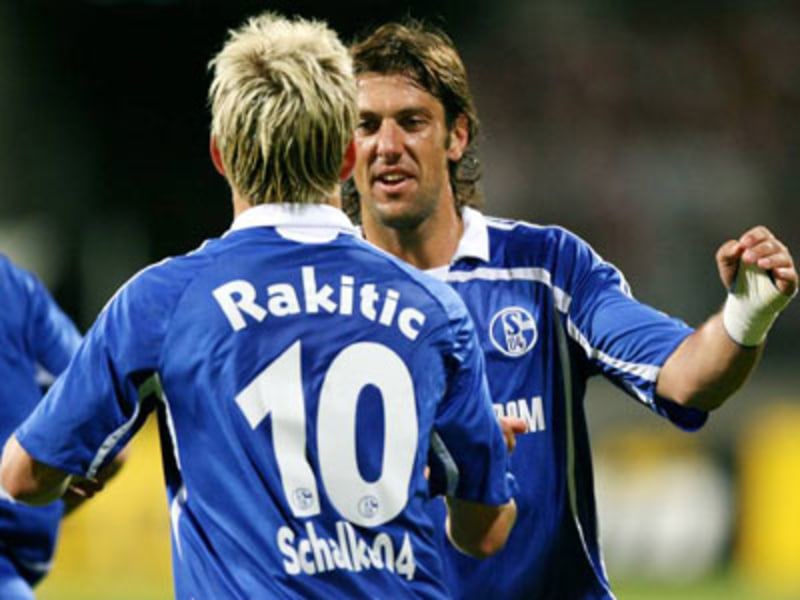 Zuviel gefeiert: Ivan Rakitic und Mladen Krstajic