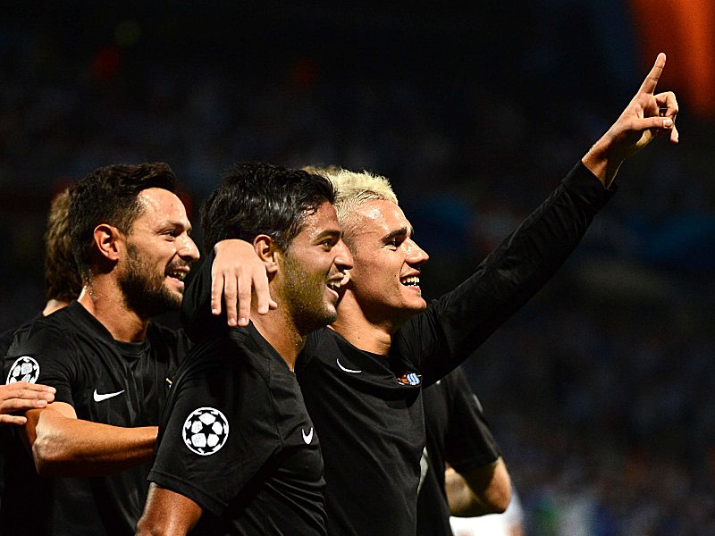 Griezmann strahlt: Der Blondschopf feiert sein Traumtor zum 1:0 für Real Sociedad in Lyon.