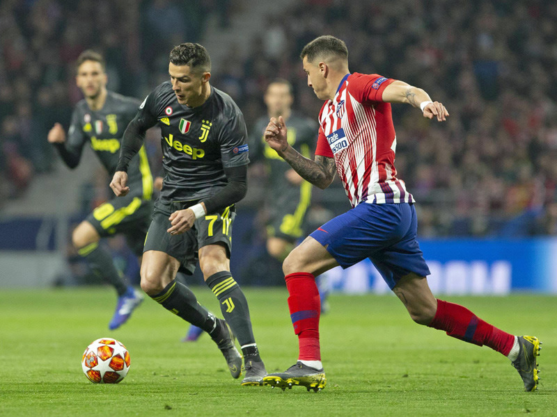 Eng bewacht: Cristiano Ronaldo gegen José Gimenez.