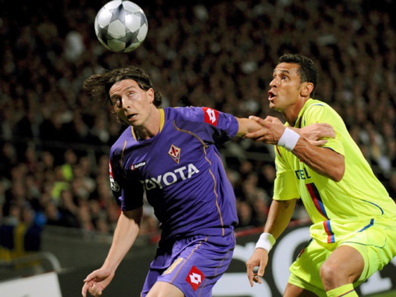Lyons Fred (re.) gegen Montolivo (Florenz)