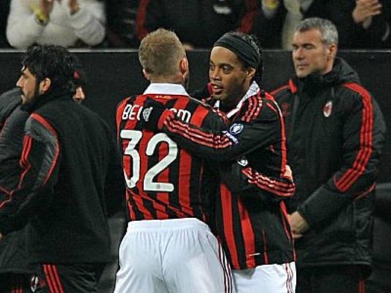 Fußball, Champions League: David Beckham und Ronaldinho (AC Mailand)