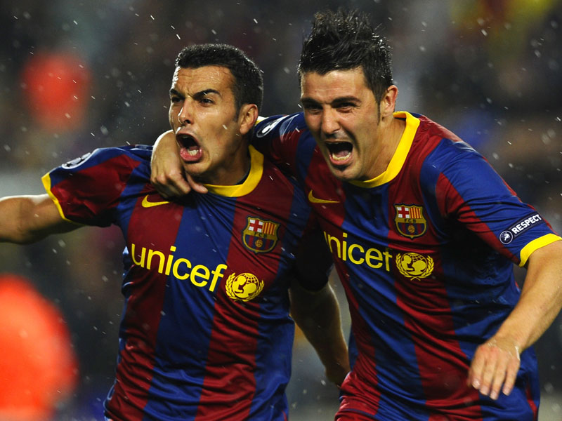 Barcelonas Torschütze Pedro, geherzt von David Villa