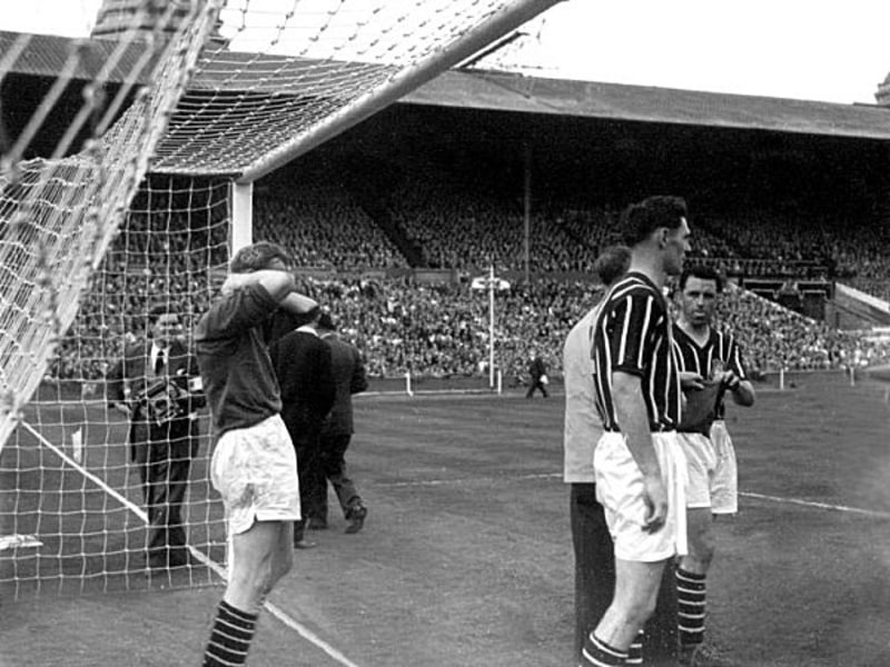 Mit gebrochenem Halswirbel zum FA-Cup-Sieg: Bernhard "Bert" Trautmann.