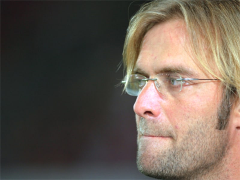 Hat genau hingeschaut und eine Lehrstunde für seine Abwehr im ersten Abschnitt gesehen: Der Mainzer Coach Jürgen Klopp.