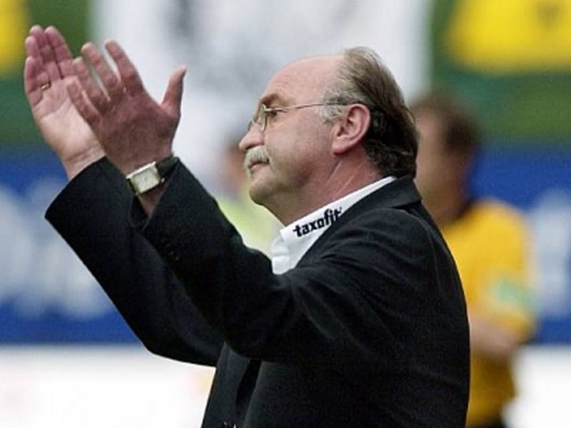 Tja - was will man machen. Horst Köppel wurde nach nur vier Spielen in Abu Dhabi entlassen