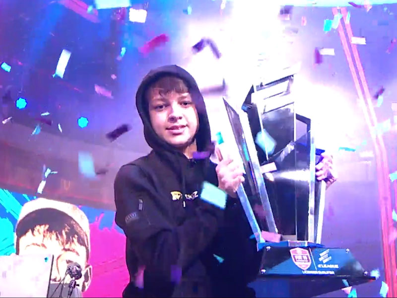 Rekord für Donovan 'F2Tekkz' Hunt: Der 17-Jährige gewinnt zum dritten Mal einen FUT Champions Cup.
