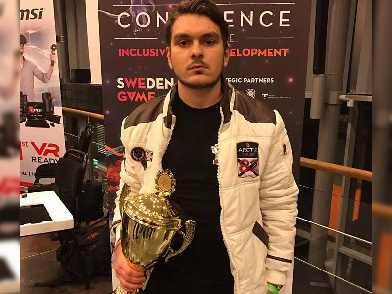 Arseny 'zirken' Lysenko nach seinem ersten Offline-Sieg für Team Dead Pixels.