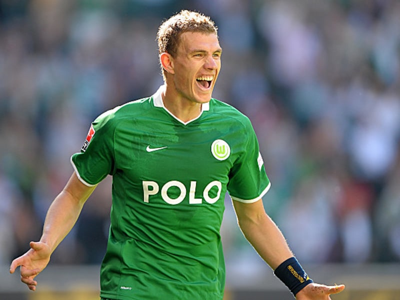 Edin Dzeko wird seine Tore weiter im Wolfsburg-Trikot bejubeln.