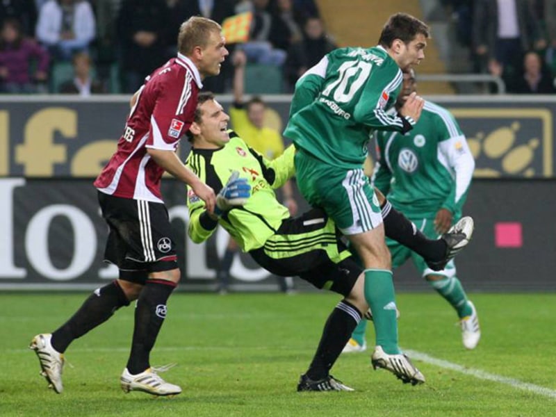 Absicht? Raphael Schäfer trifft Zvjezdan Misimovic.