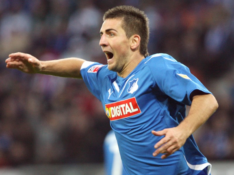 Freude: Hoffenheims Vedad Ibisevic erhält keine Strafe für sein Verhalten gegenüber Patrick Owomoyela.