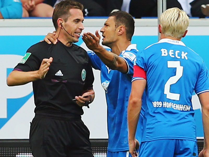 Von den sieben Platzverweisen war seiner am unnötigsten: Salihovic ohrfeigte Schuster.