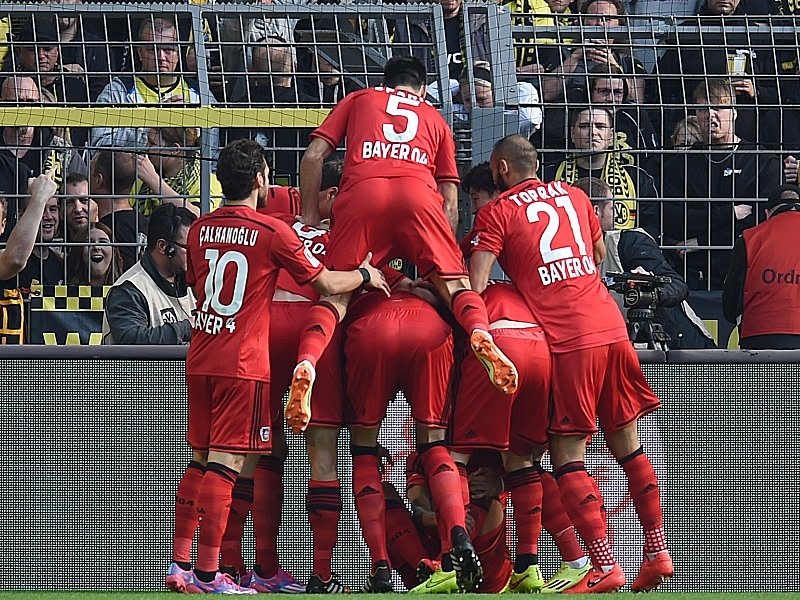 Der Leverkusener Torjubel nach dem 1:0.