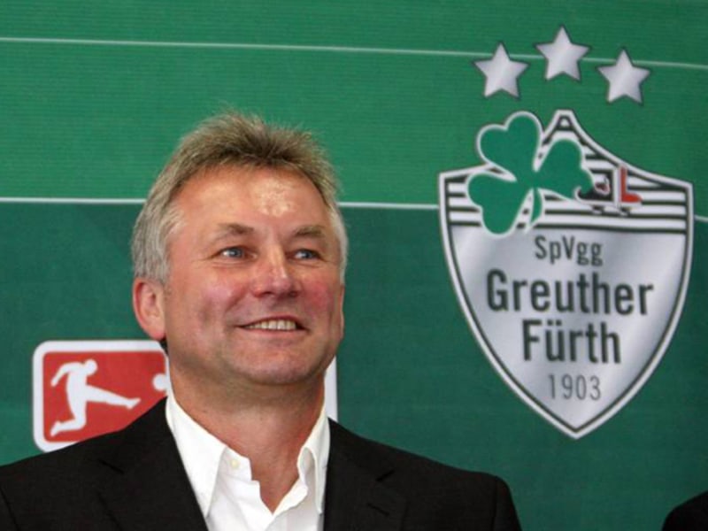 Benno Möhlmann hat mit Greuther Fürth noch kein Pflichtspiel gegen den 1. FC Nürnberg verloren.