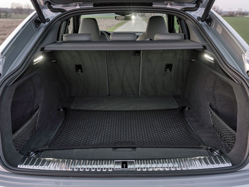 Audi etron Sportback Crossover mit Elektroantrieb Auto Motorsport Bildergalerie kicker