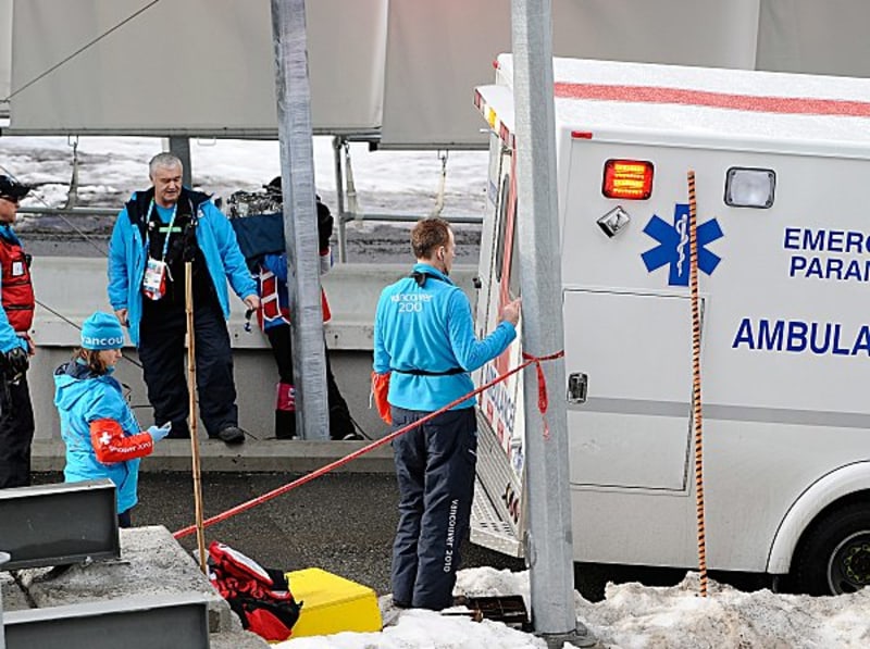 Nach dem Unfall wurde Kumaritaschwili sofort ins Krankenhaus gebracht. Doch jede Hilfe kam zu spät.